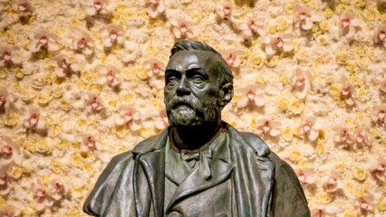 Staty av Alfred Nobel. Foto: A. Mahmoud